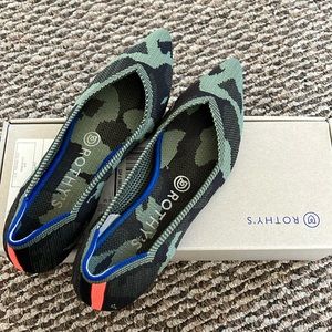 Camo Rothy’s pointed toe flats